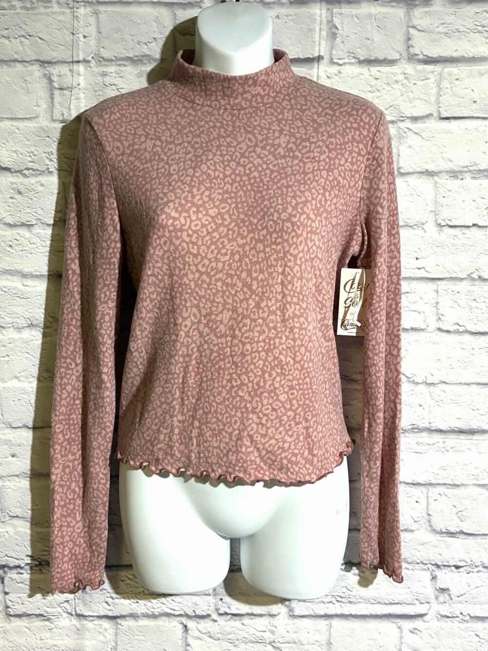 Candie’s Cozy Soft Top Womens M Pink Animal Print Mock Neck Long Sleeve NWT